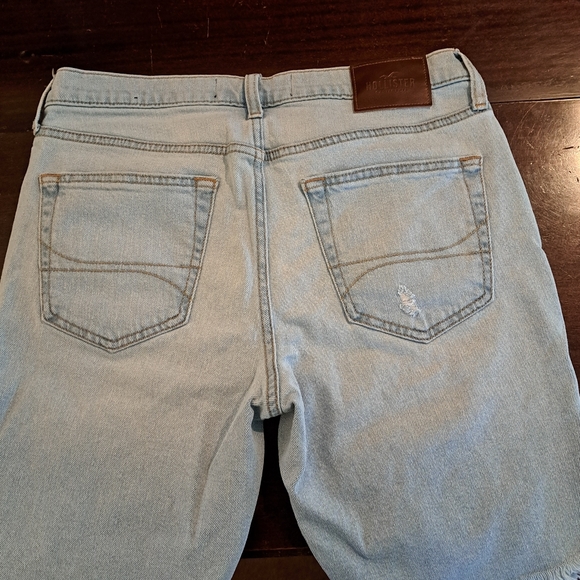 Shorts - Picture 2 of 4